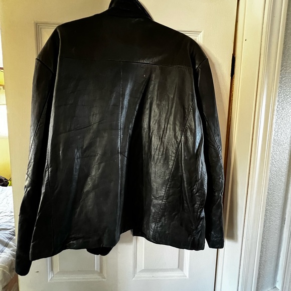 Men’s black leather jacket - Picture 2 of 2